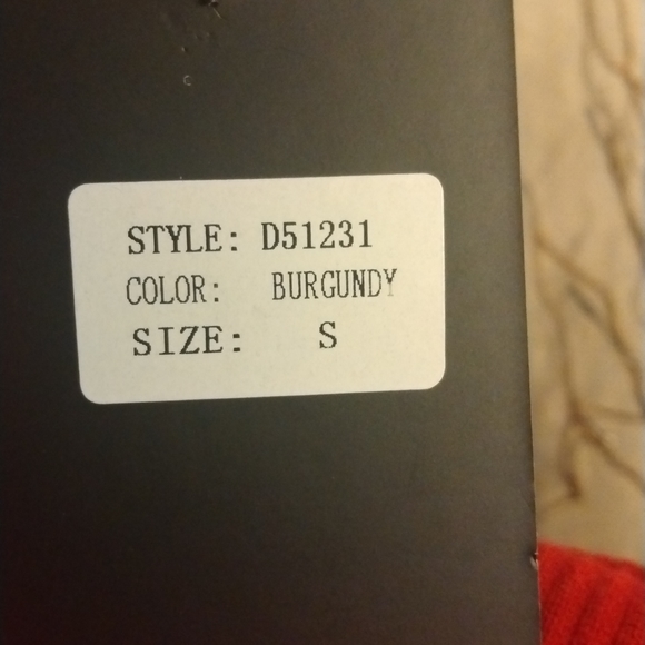 Blue Collection Red Dress Very Cute Long Sleeve fitted Style. - Picture 11 of 12